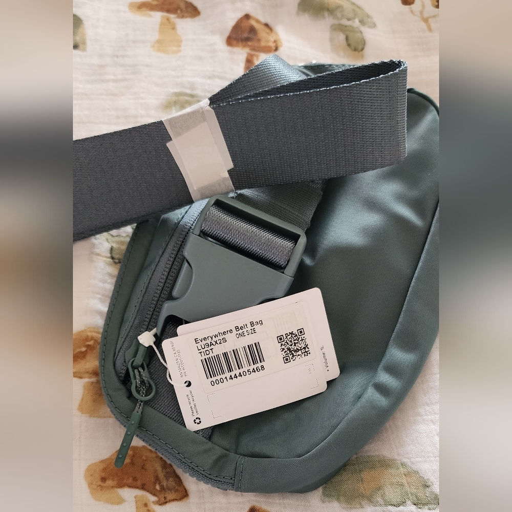 Lululemon Everywhere Belt Bag with Long Strap 1L~ Tidewater Teal 🌊 - Picture 7 of 8
